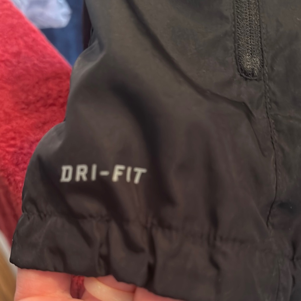 Nike Women’s Black Running Jacket - Picture 5 of 5